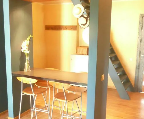 Romantiska Senamiescio Mansarda Apartman *